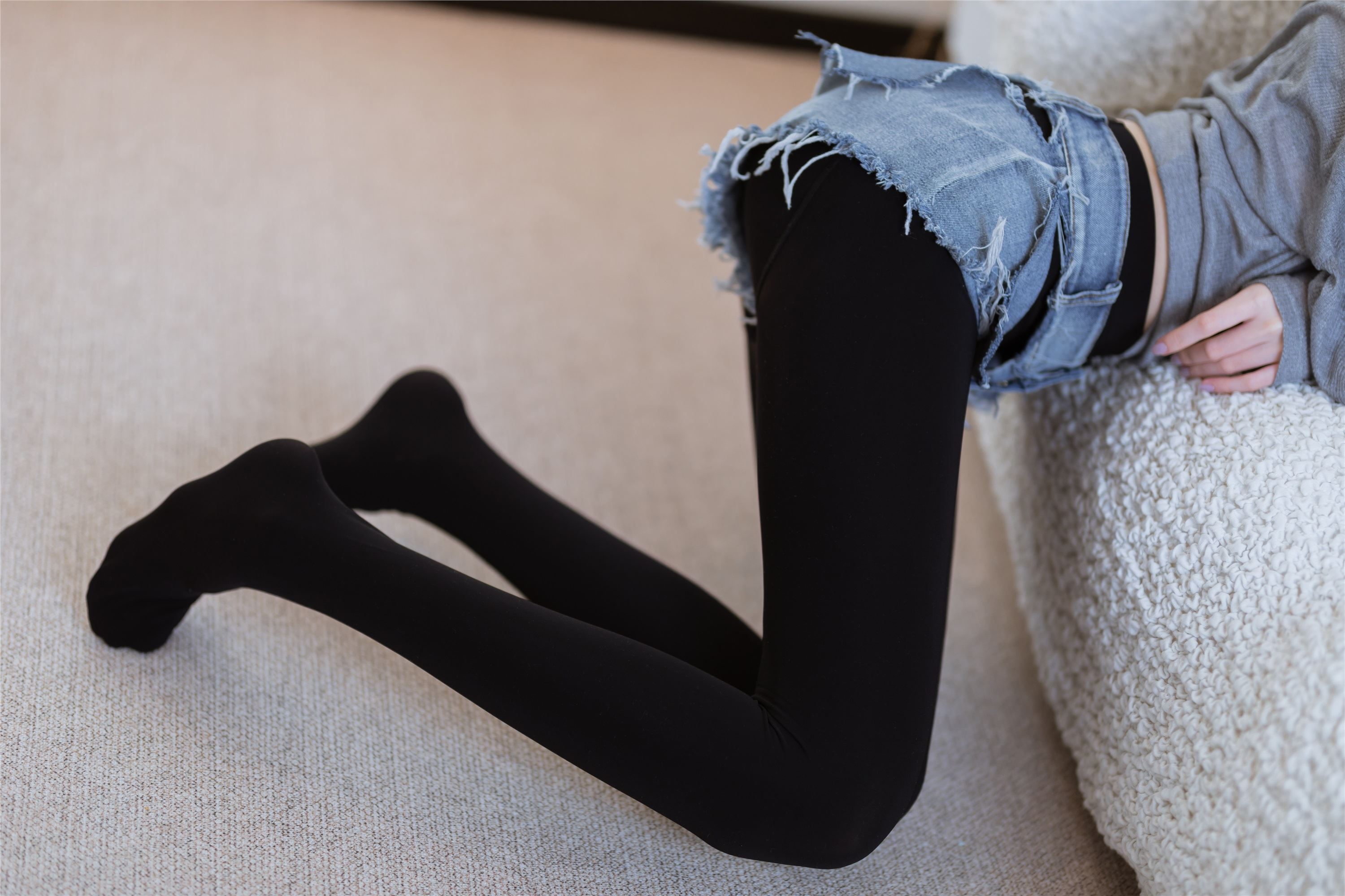 许岚LAN – NO.027 半透毛衣